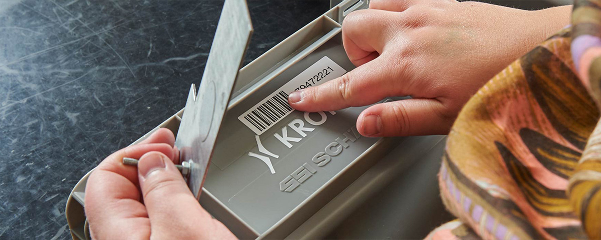 SIGMA-Mitarbeiter bei der Montage für Krones